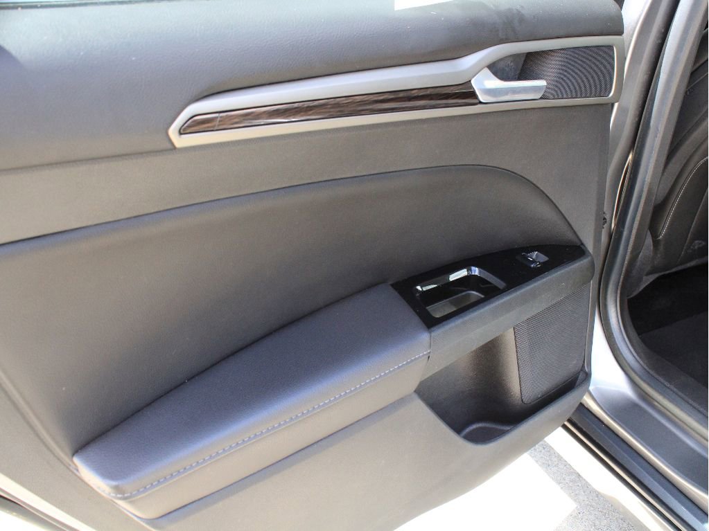 Used 2014 Ford Fusion SE w/ Equipment Group 202A FWD image 29
