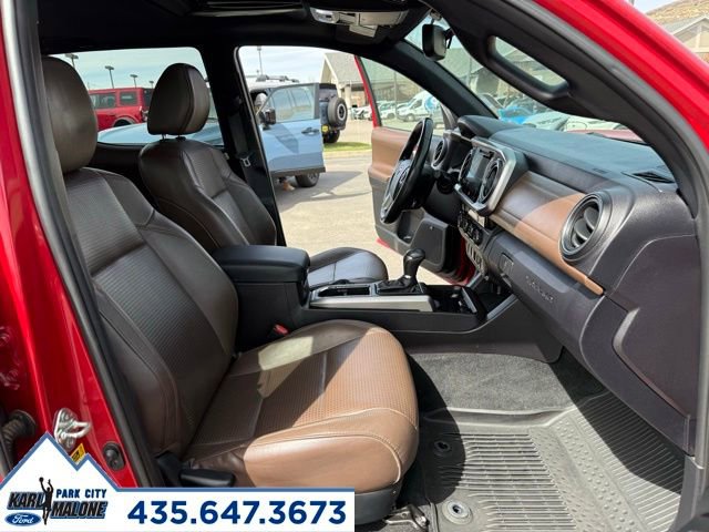 Used 2016 Toyota Tacoma Limited image 37