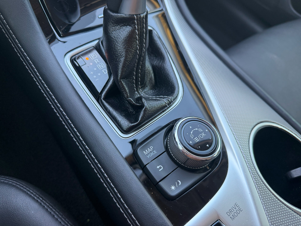 Used 2015 INFINITI Q50 Premium w/ Navigation Package image 21