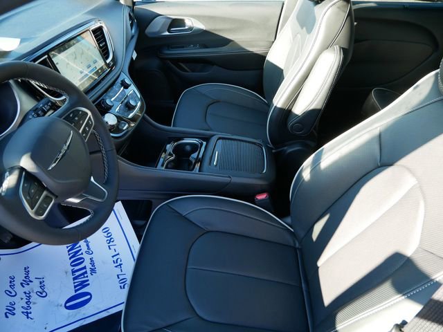 New 2026 Chrysler Pacifica Limited w/ Trailer Tow Group image 11