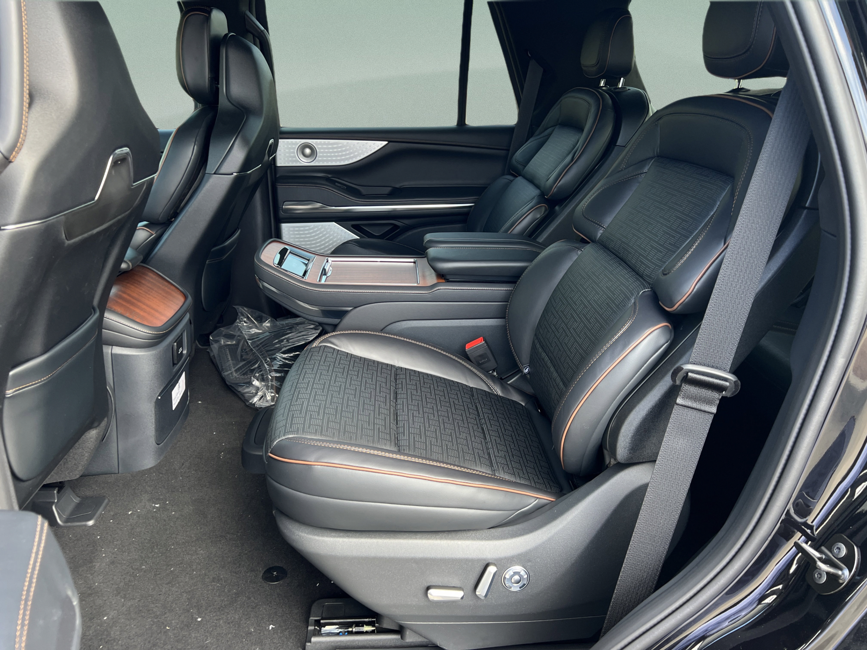 New 2026 Lincoln Navigator Black Label AWD/4WD image 23