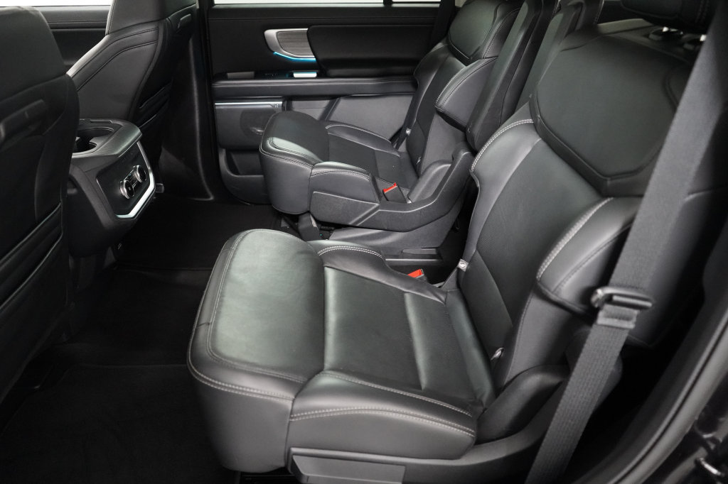 Certified 2025 Ford Expedition Platinum AWD/4WD image 20