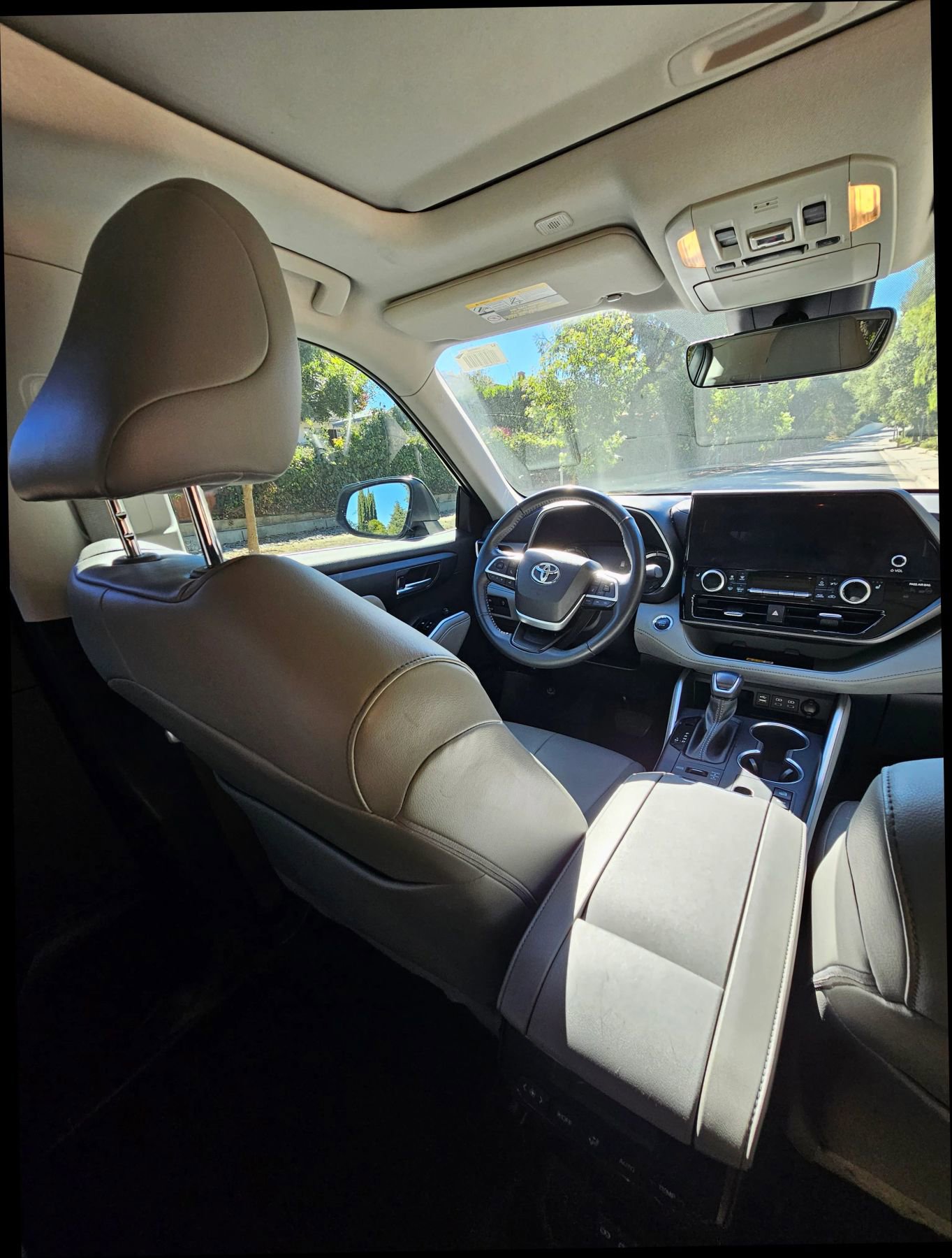 Used 2023 Toyota Highlander XLE image 39