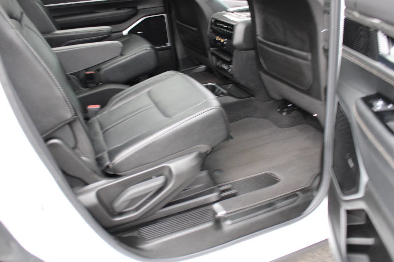 Used 2022 Jeep Wagoneer Series III w/ Premium Group I image 50