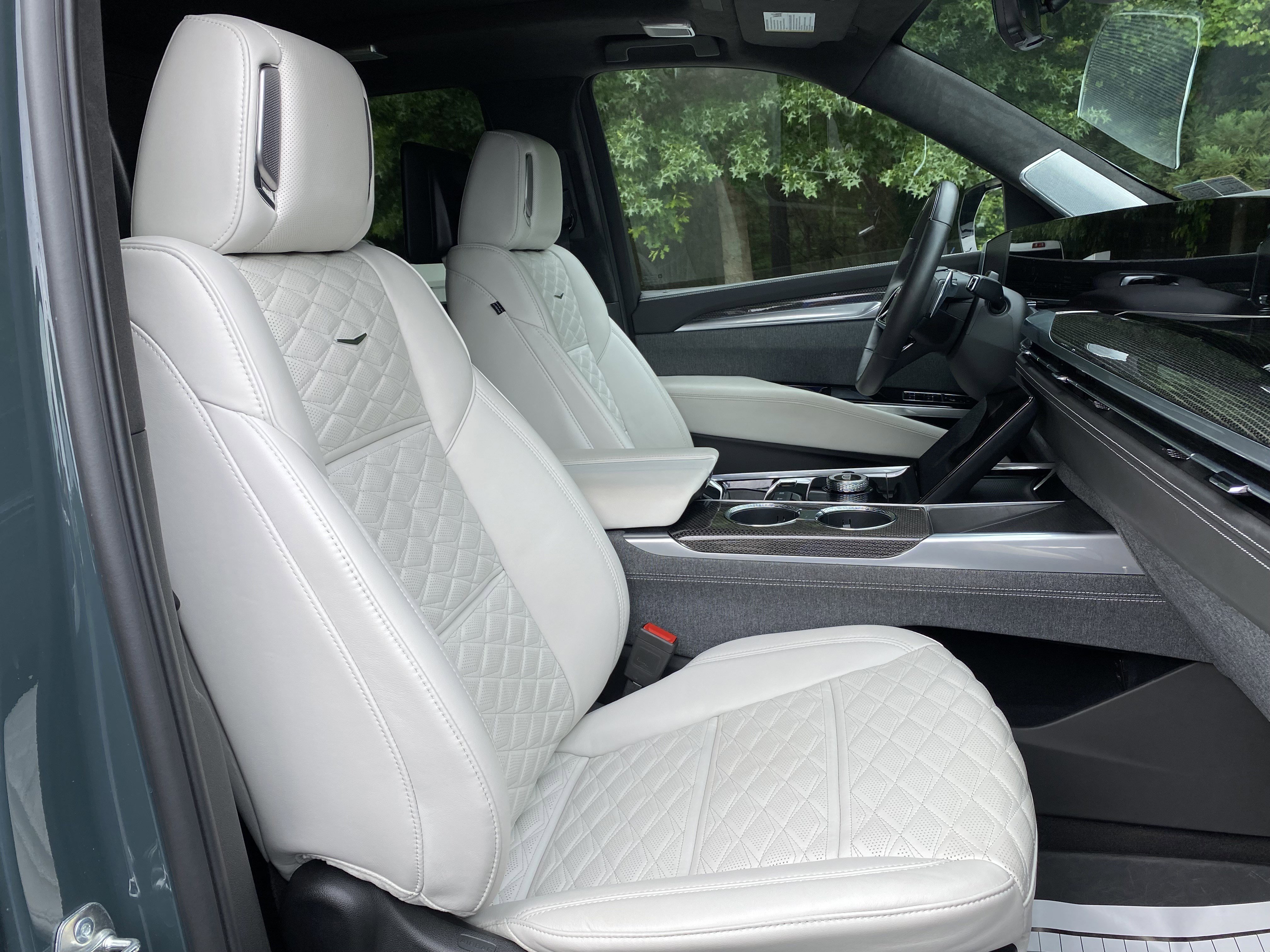 Used 2025 Cadillac Escalade V w/ LPO, Floor Liner Package AWD/4WD image 38