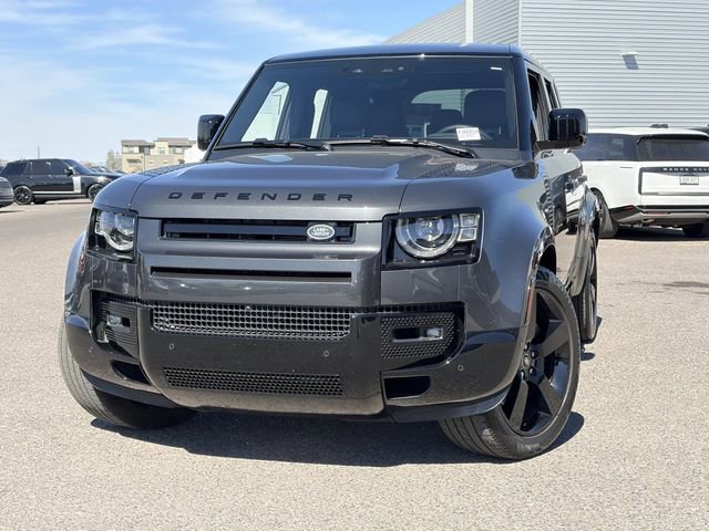 Used 2025 Land Rover Defender 110 X-Dynamic SE image 3