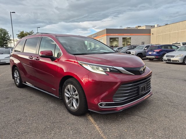 Used 2021 Toyota Sienna Limited AWD/4WD image 3