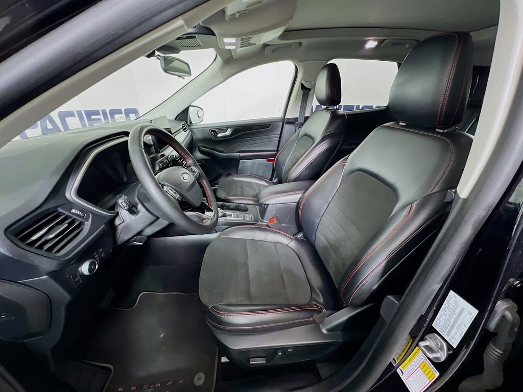 Used 2022 Ford Escape SEL w/ SEL Stealth AWD Package image 13