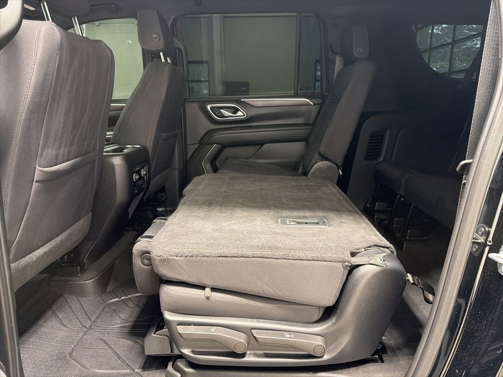 Used 2023 Chevrolet Suburban LS image 16