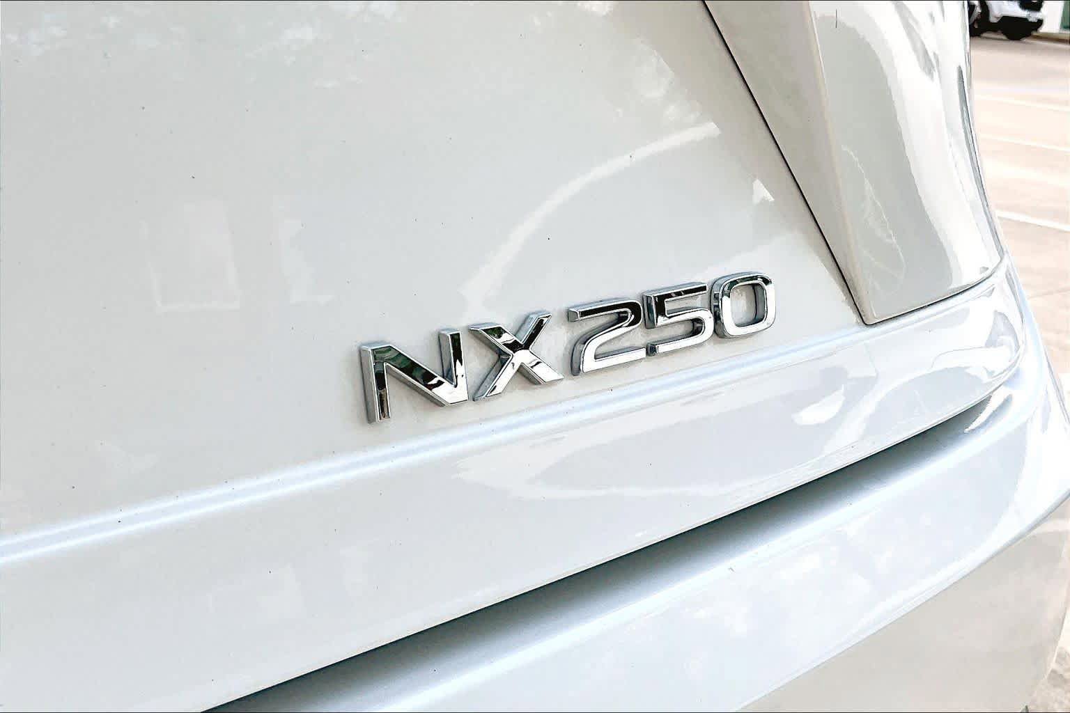 Used 2025 Lexus NX 250 FWD w/ Towing Package (2000 Lbs) image 28
