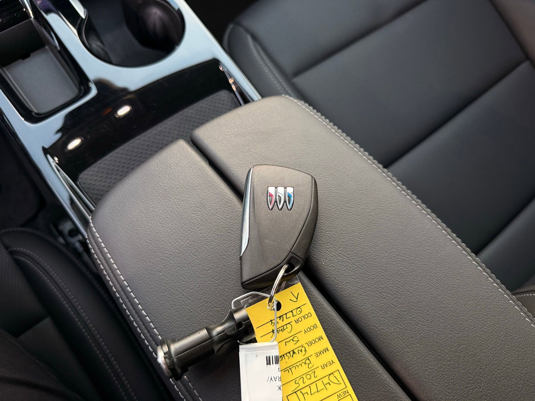 Used 2025 Buick Envision Preferred image 48