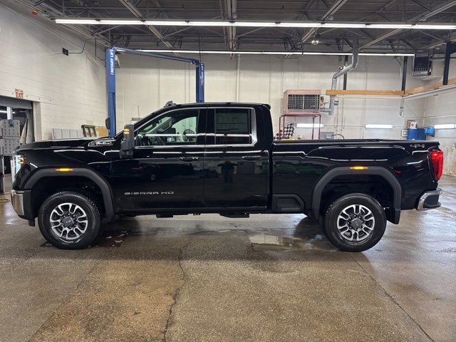 New 2026 GMC Sierra 2500 SLE image 3