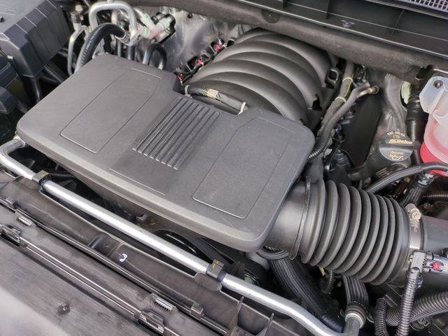 New 2026 Chevrolet Suburban LT image 32