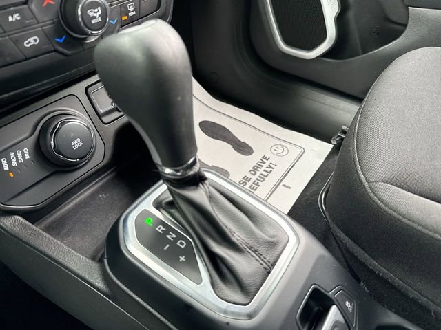 Used 2020 Jeep Renegade Latitude w/ Cold Weather Group AWD/4WD image 18