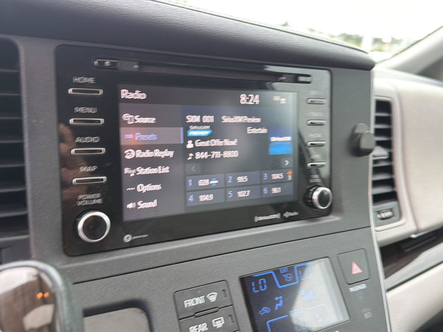 Used 2019 Toyota Sienna XLE Premium FWD image 22