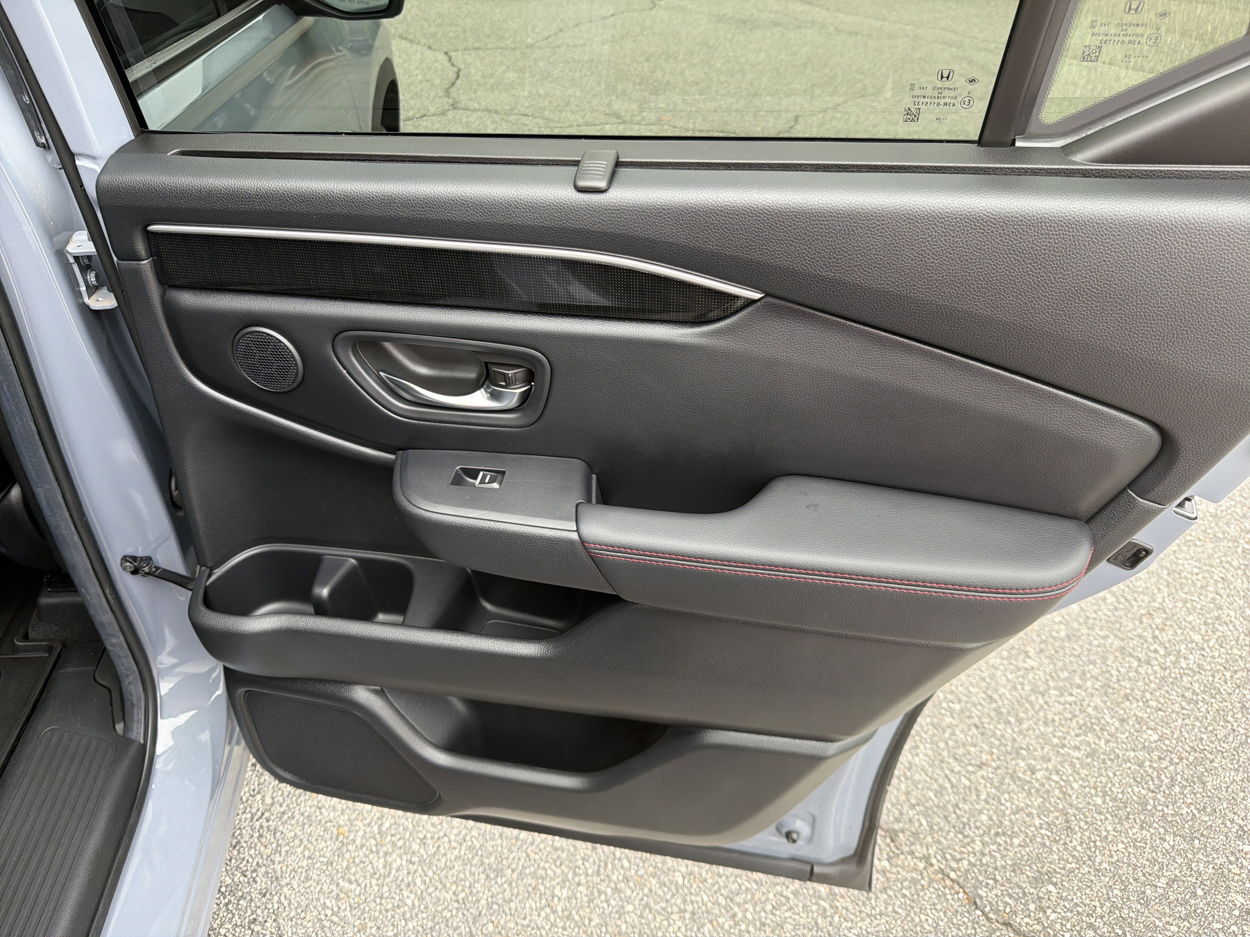 Used 2025 Honda Pilot Black Edition image 27