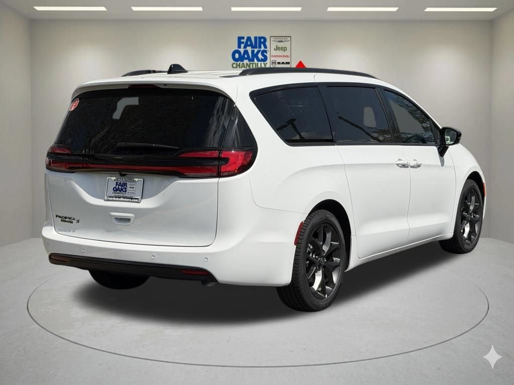 New 2026 Chrysler Pacifica Select FWD image 6