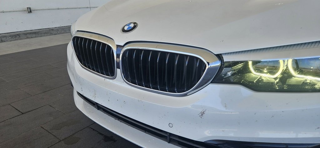 Used 2019 BMW 530i w/ Convenience Package image 2