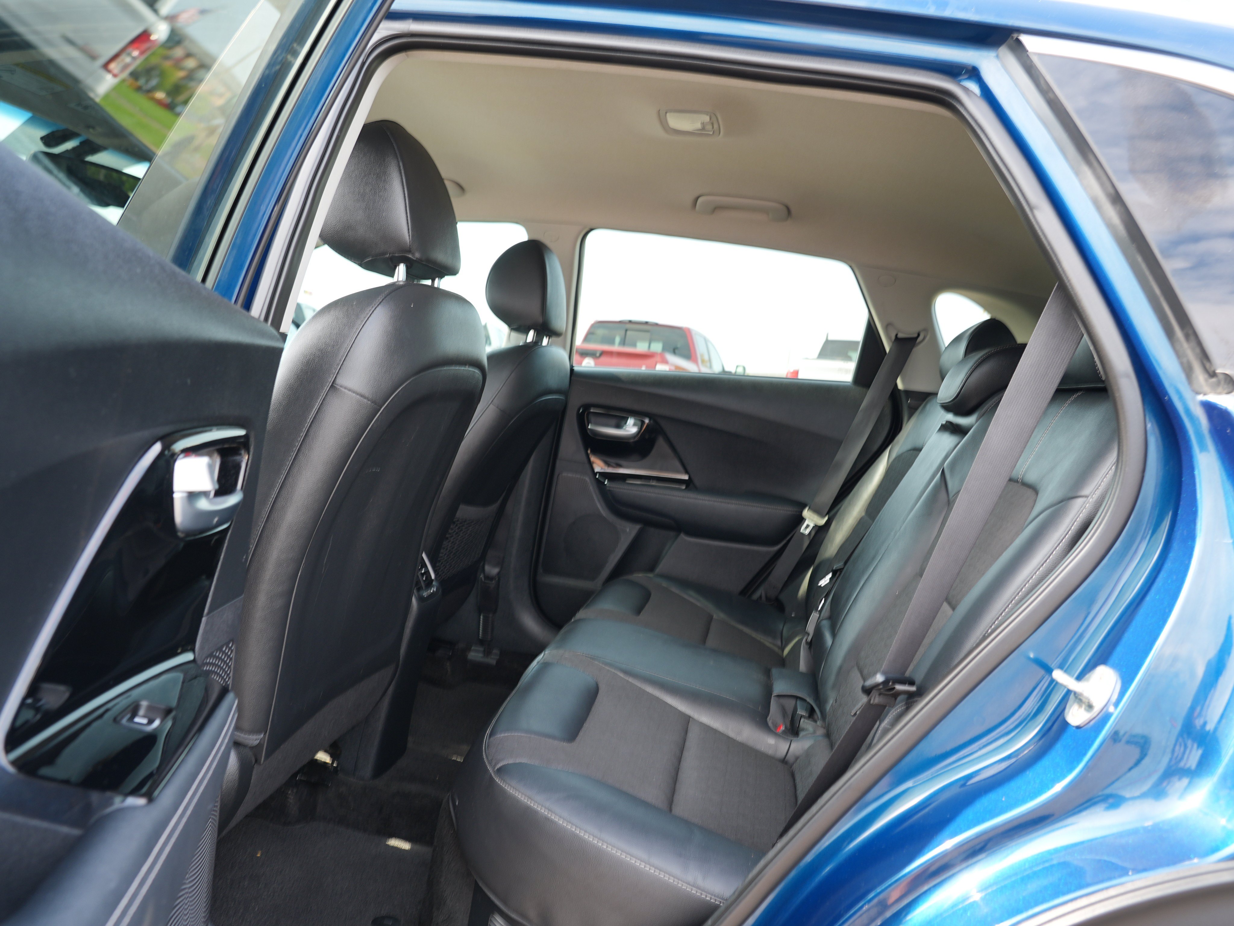 Used 2019 Kia Niro EX FWD image 18