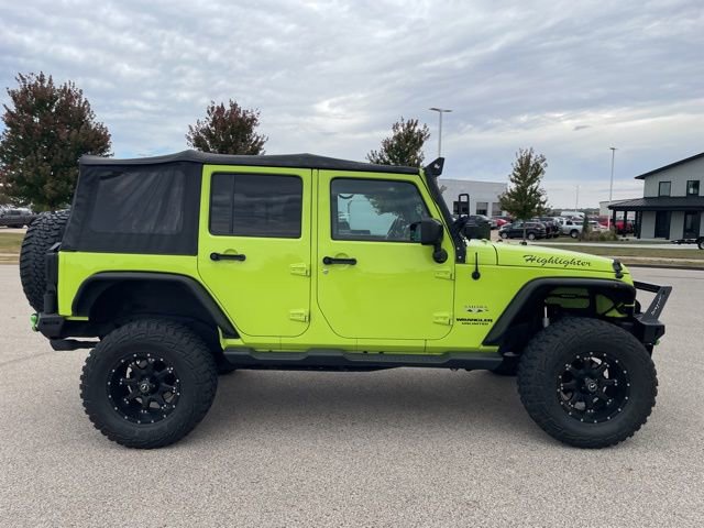 Used 2016 Jeep Wrangler Unlimited Sahara w/ Connectivity Group image 2