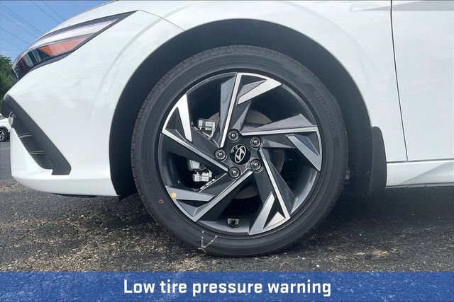 New 2025 Hyundai Elantra SEL image 14