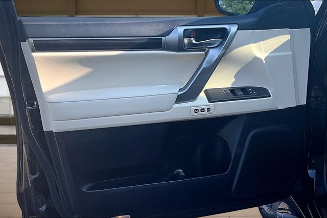 Used 2022 Lexus GX 460 Premium w/ Premium Package AWD/4WD image 22
