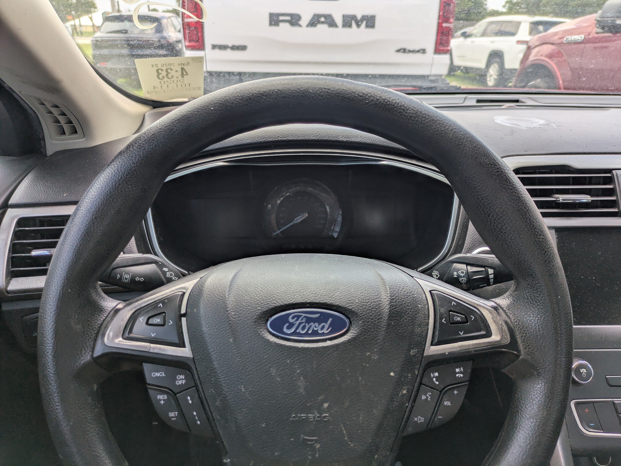 Used 2020 Ford Fusion SE FWD image 22