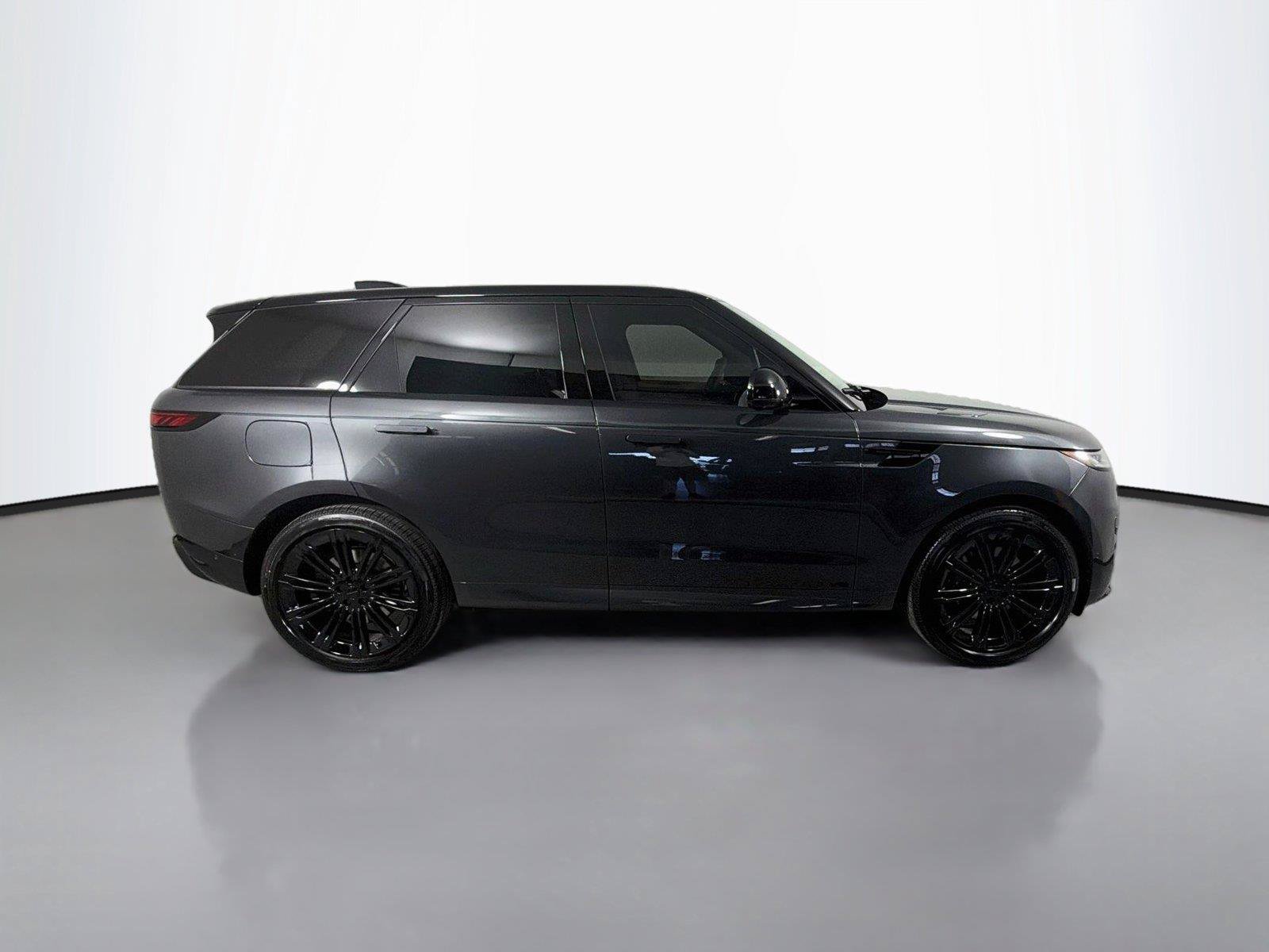 New 2026 Land Rover Range Rover Sport Dynamic SE AWD/4WD image 4