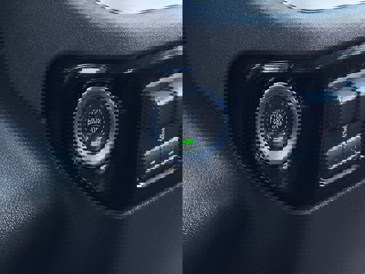 Used 2022 Chevrolet Silverado 1500 LT w/ Z71 Off-Road Package image 19