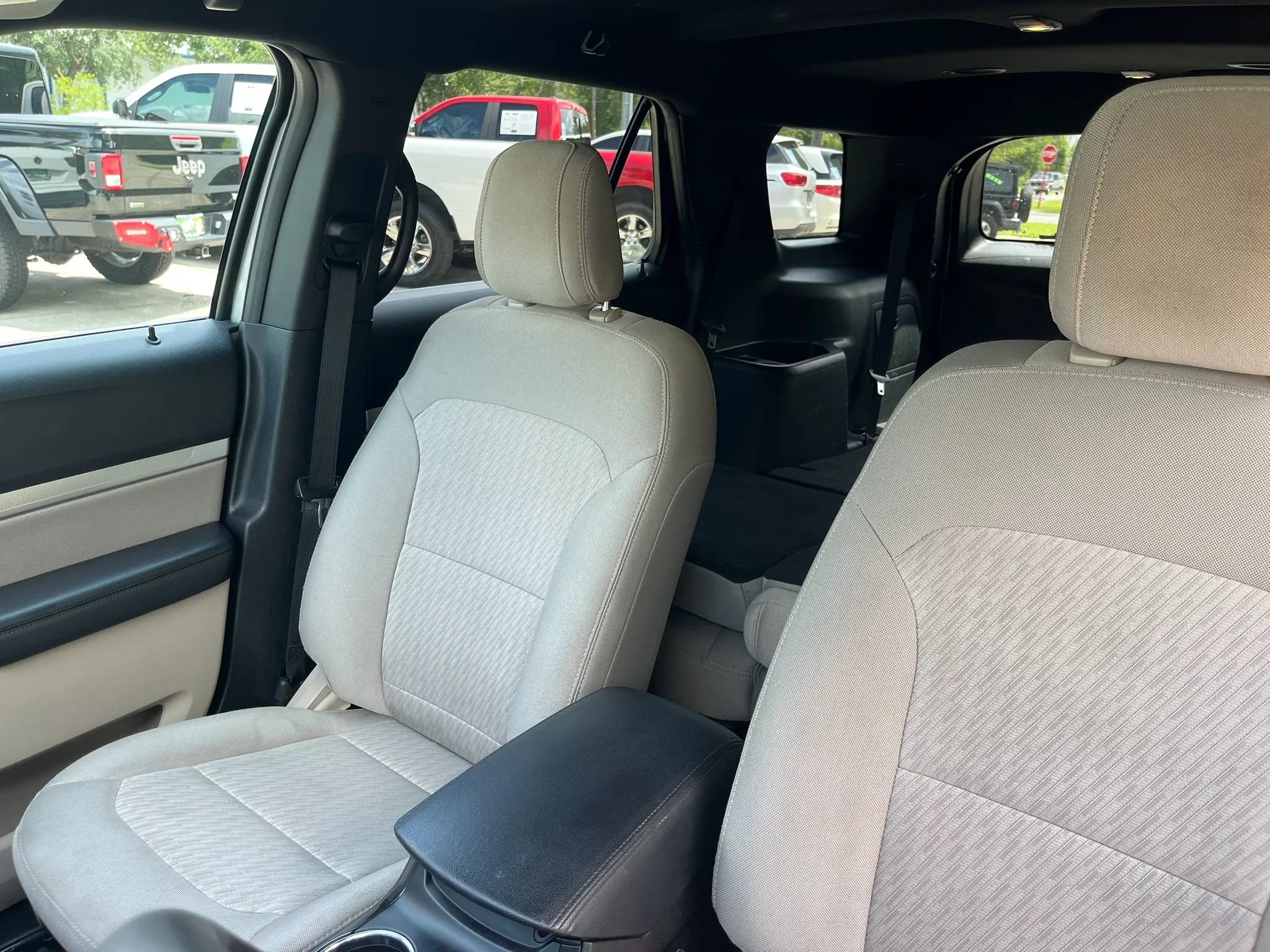 Used 2018 Ford Explorer FWD image 10