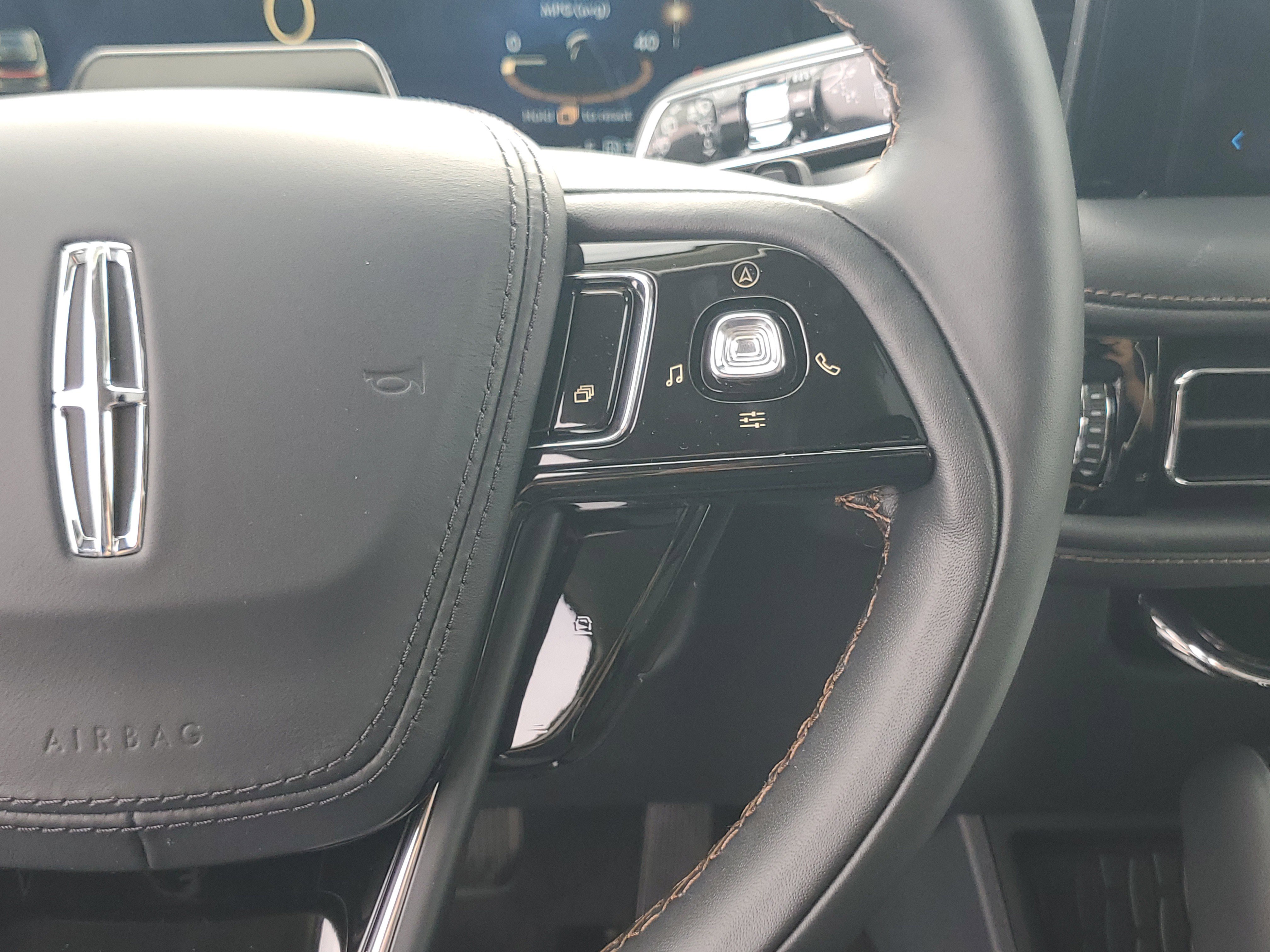 New 2026 Lincoln Aviator Reserve image 17