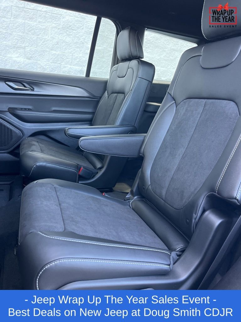 New 2025 Jeep Grand Cherokee L Laredo image 23