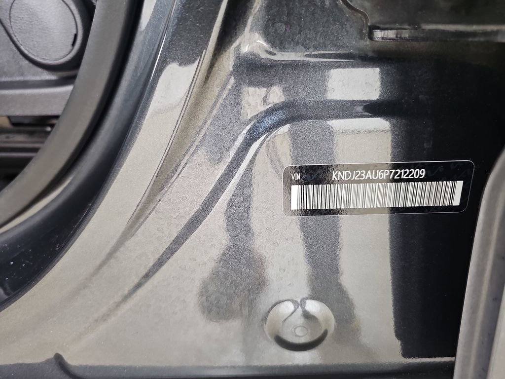 Used 2023 Kia Soul LX image 41