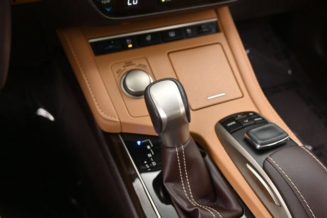 Used 2017 Lexus ES 350 w/ Luxury Package FWD image 17