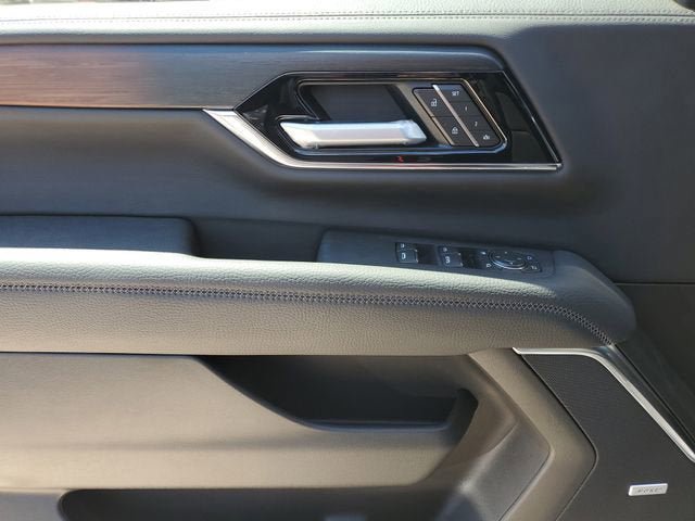 New 2026 GMC Yukon Denali w/ Denali Reserve Package AWD/4WD image 17
