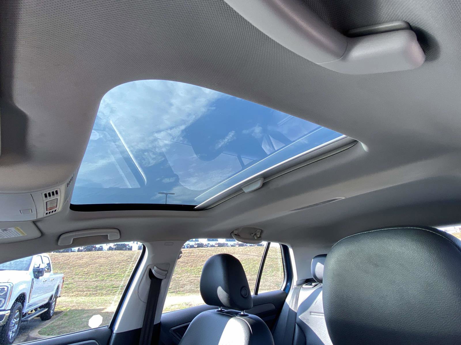 Used 2021 Volkswagen Golf 4-Door image 14