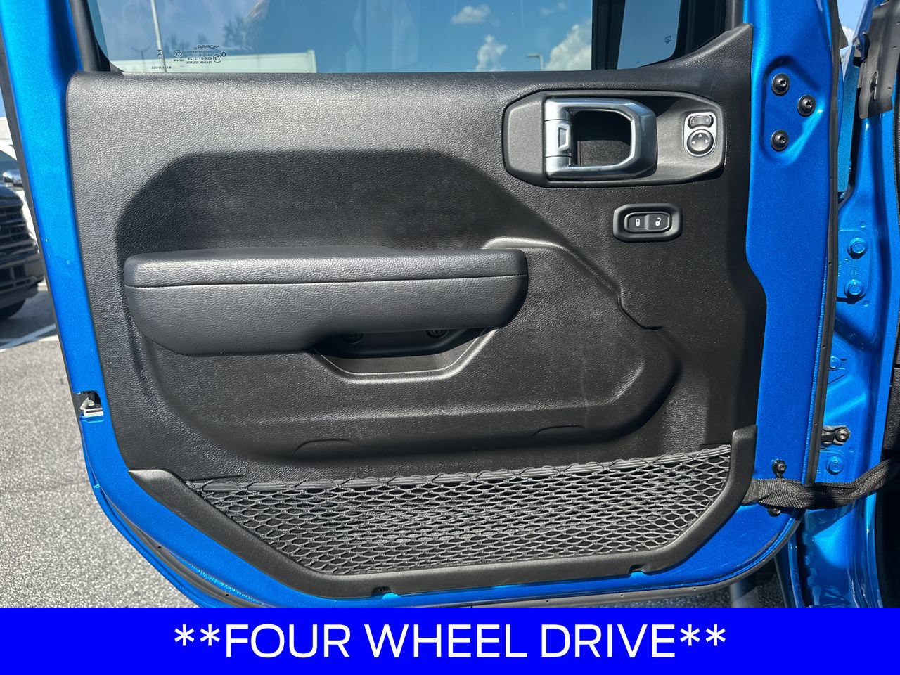 Used 2024 Jeep Gladiator Sport AWD/4WD image 11