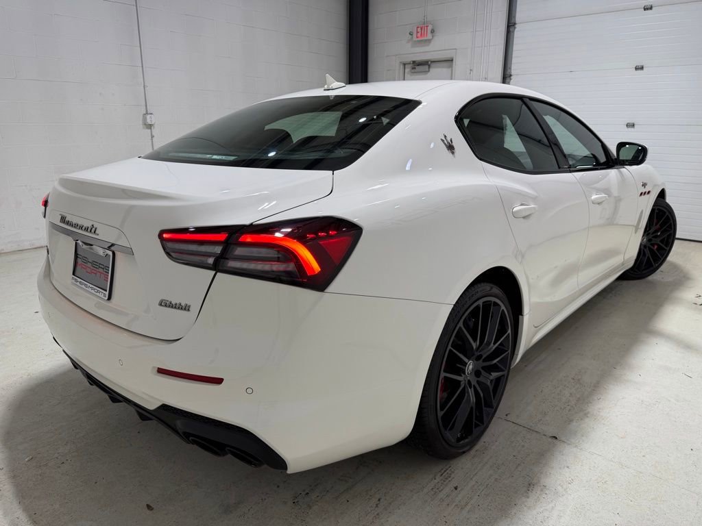 Used 2023 Maserati Ghibli Trofeo image 4
