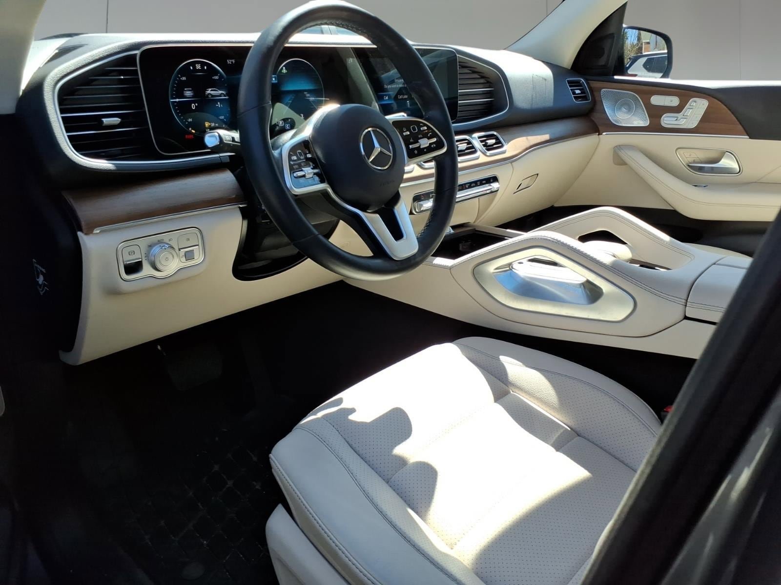 Used 2022 Mercedes-Benz GLE 350 4MATIC image 11
