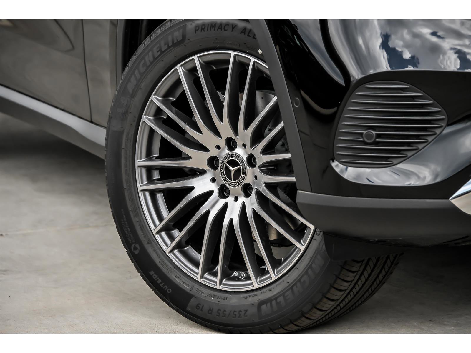New 2026 Mercedes-Benz GLC 300 4MATIC image 3