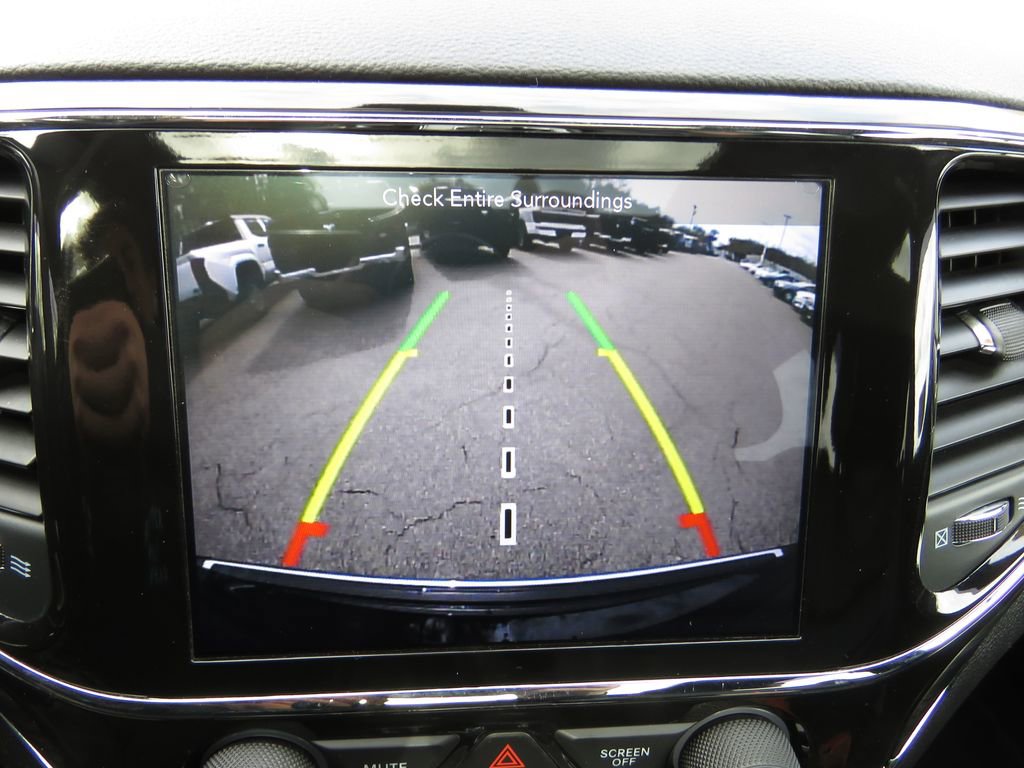 Used 2019 Jeep Grand Cherokee Limited AWD/4WD image 25