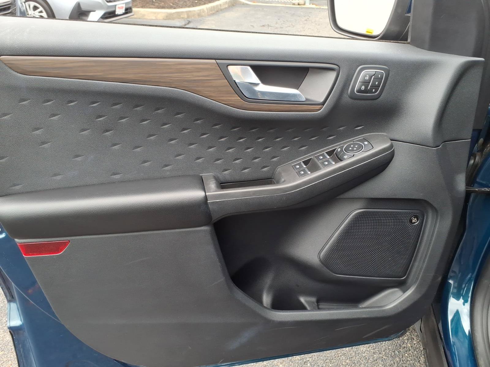 Used 2020 Ford Escape Titanium AWD/4WD image 12