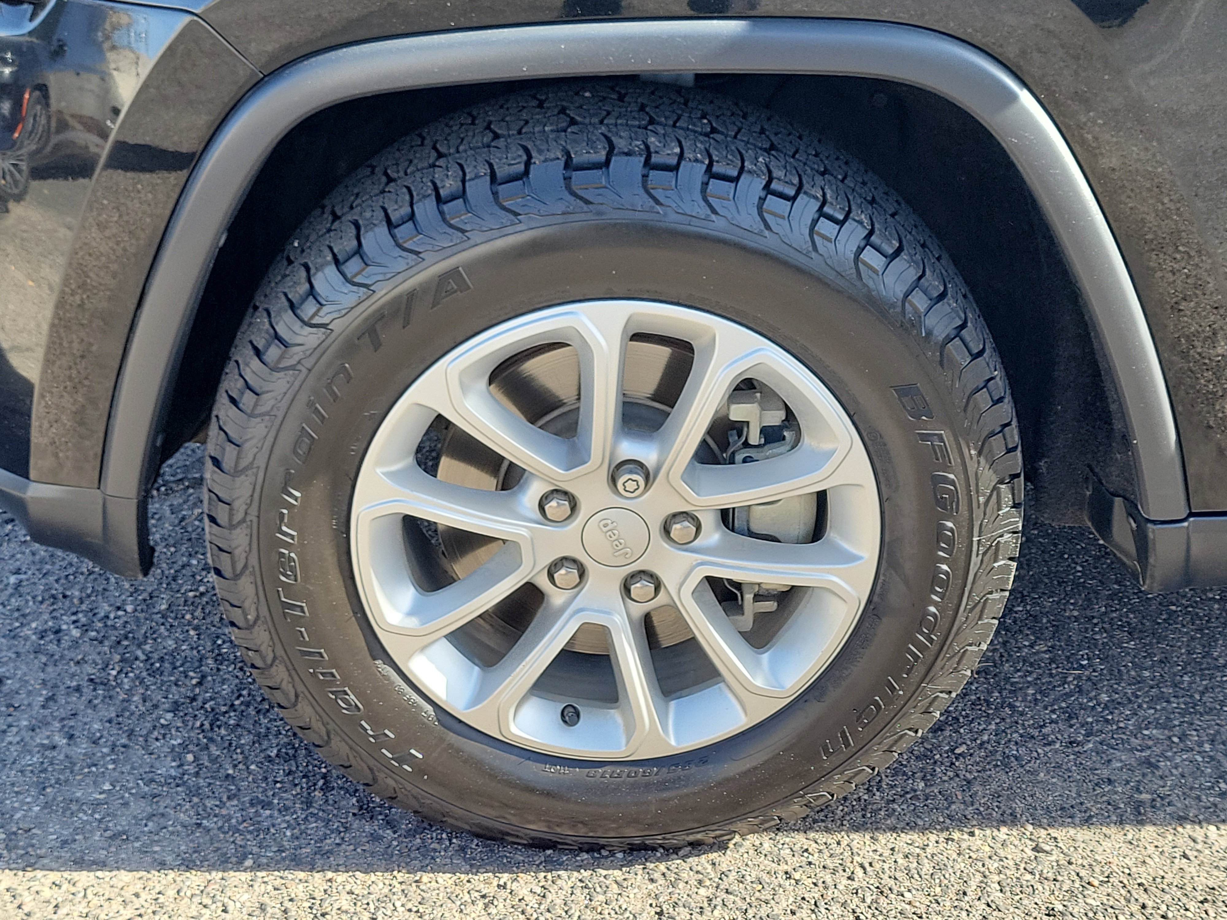 Used 2022 Jeep Grand Cherokee Laredo E w/ Security & Convenience Group image 31