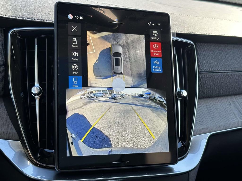 New 2026 Volvo XC90 B6 Ultra w/ Lounge Package image 4