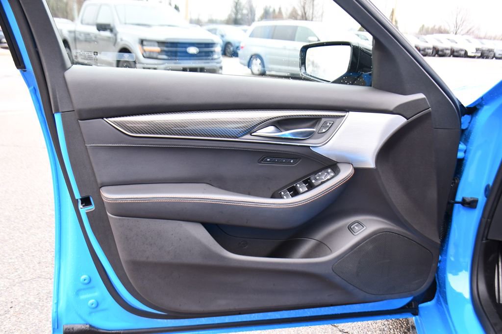 Used 2022 Cadillac CT5 V w/ LPO, ONYX Package image 21