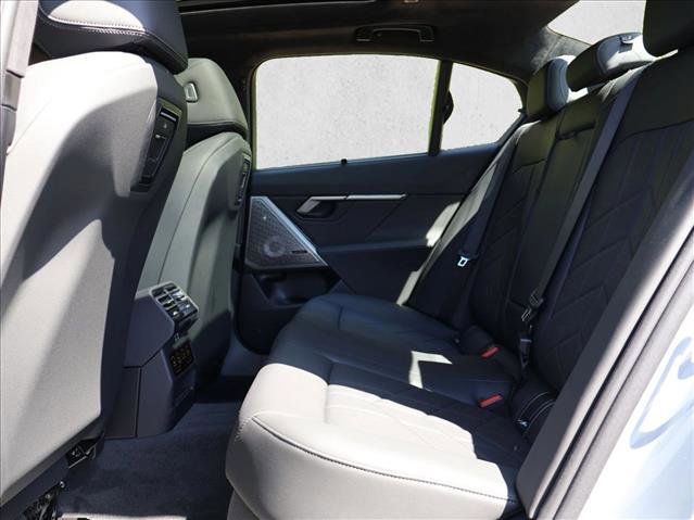 New 2026 BMW 550e xDrive AWD/4WD image 17