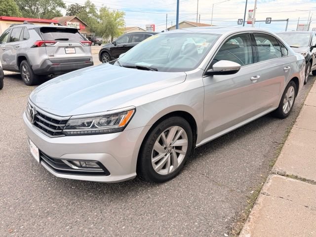 Used 2018 Volkswagen Passat 2.0T SE w/ SE Lighting Package FWD image 3