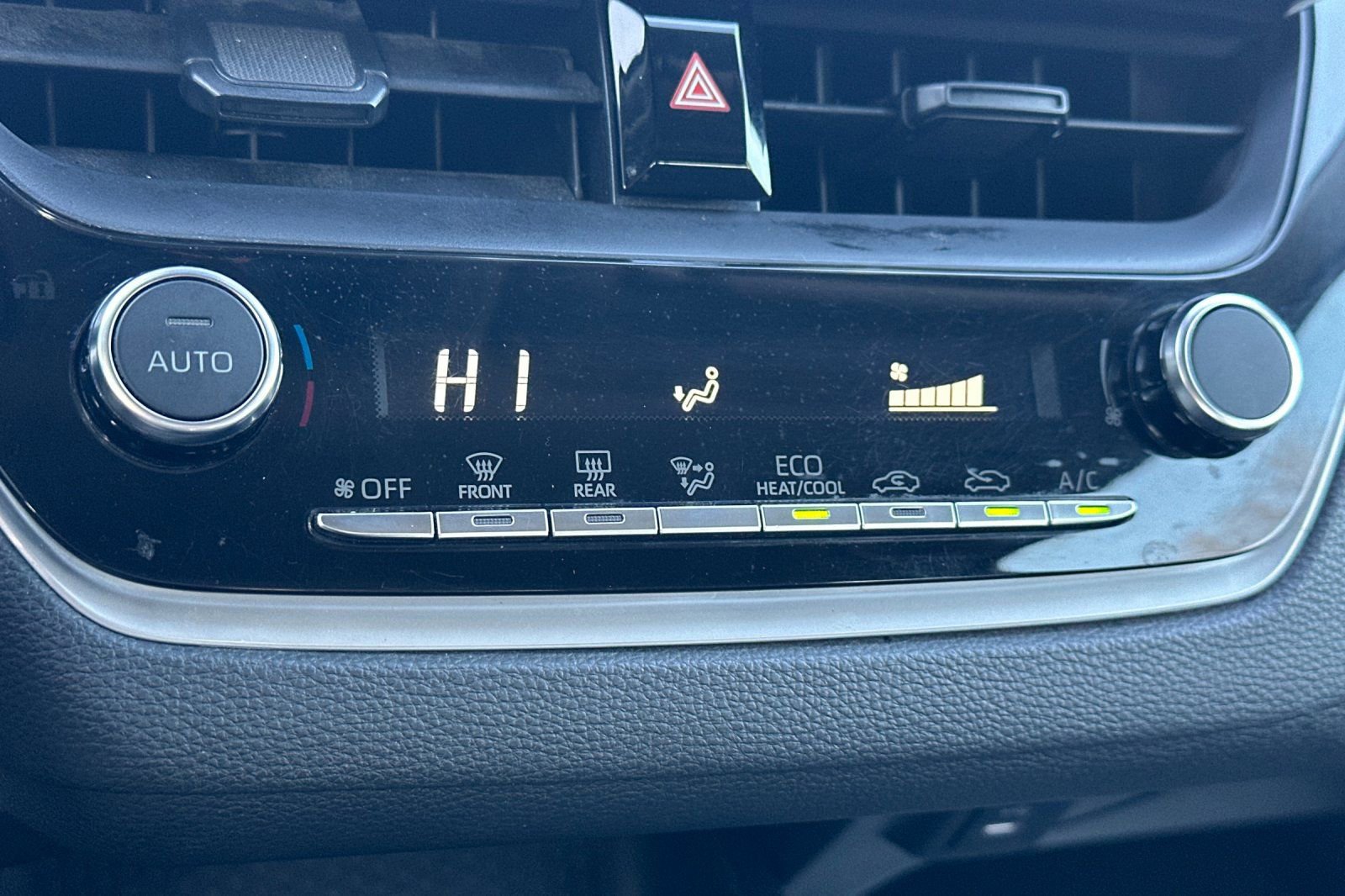 Used 2024 Toyota Corolla LE image 27