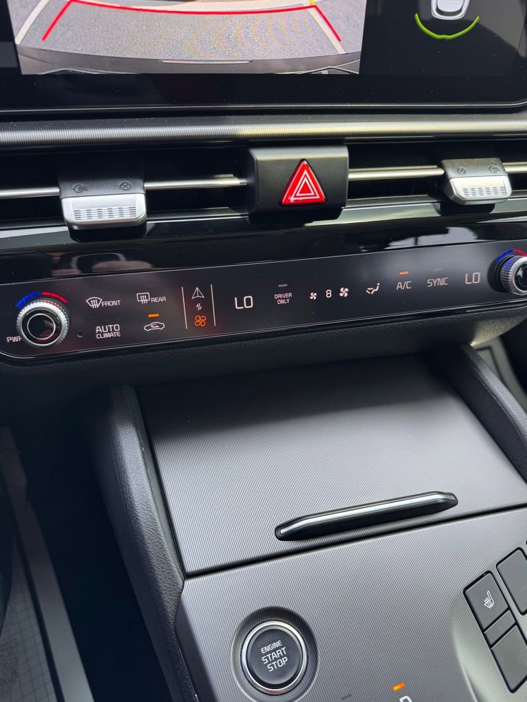 Used 2026 Kia Sportage EX w/ EX Panoramic Sunroof Package image 22