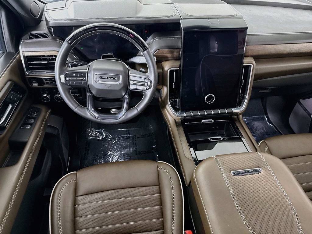 Used 2025 GMC Yukon Denali Ultimate AWD/4WD image 3